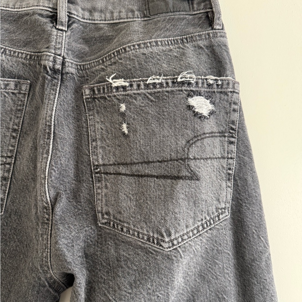 American Eagle Women’s Gray Denim Distressed 90s Flare Jeans Size 2 - Picture 3 of 6